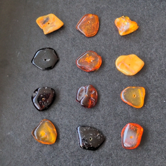 Jewelry - 12 natural Baltic amber beads